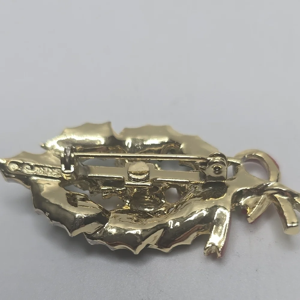 Vintage Gerry's Christmas Brooch - Picture 2 of 4